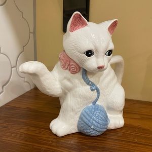 Kitty Teapot with Yarn - Asia Masters -ًRARE - 1970